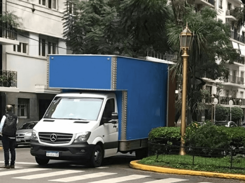 Servicio de mudanzas en Rosario - carga de muebles